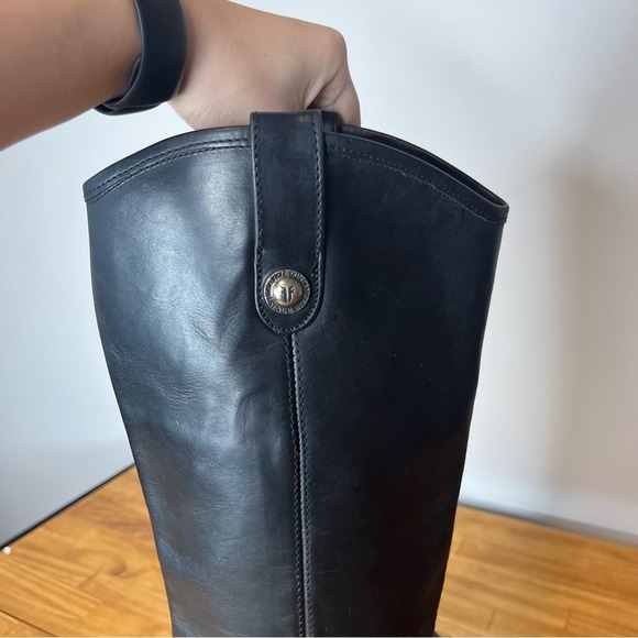 Frye Black Leather Heeled Boots with Timeless Design - Picture 4 of 7